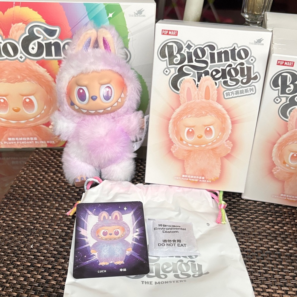 AUTHENTIC! Pop Mart Big into Energy labubu Doll - HOPE